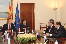 Firma del convenio entre el Ministerio de Defensa y la Fundación ONCE