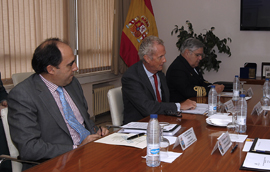 Morenés visita el Centro de Inteligencia de las Fuerzas Armadas