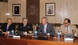 Momento de la reunión mantenida en el ministerio de  defensa