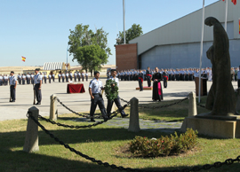 Homenaje a los caídos en la Plaza del Sabre