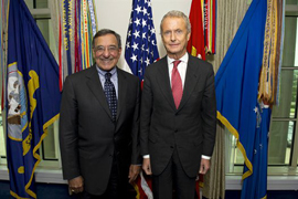 Morenés y Panetta confirman las excelentes relaciones entre ambos países