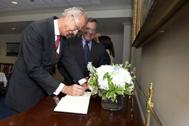 Morenés y Panetta confirman las excelentes relaciones entre ambos países