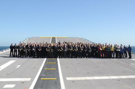 Su Alteza Real el Príncipe de Asturias, acompañado por el ministro de Defensa, ha presidido la despedida del portaaviones en la base naval de Rota