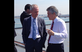 Morenés visita el ‘Cantabria’ junto al ministro de Defensa australiano