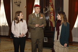 La subsecretaria de Defensa, Irene Domínguez-Alcahud,acompaña a la secretaria de Estado de Educación, Montserrat Gomendio, en su visita a la Academia General Militar de Zaragoza y al Centro Universitario de la Defensa (CUD)