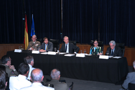 El ministro de Defensa presenta el libro ‘Valor y heroísmo’