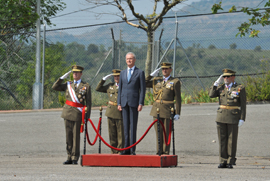 Morenés preside la entrega de despachos a los nuevos suboficiales de Tierra