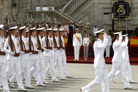 Entrega de Reales Despachos a los nuevos oficiales de la Armada
