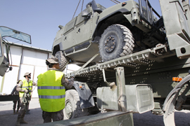 Comienzan los vuelos de repliegue a España