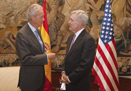 Morenés recibe al secretario de la Armada de Estados Unidos