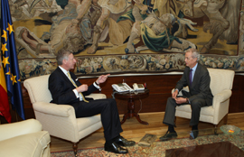 Pedro Morenés, ha recibido hoy en audiencia al ministro de Defensa del Reino de Bélgica, Pieter De Crem, en la sede de su Departamento