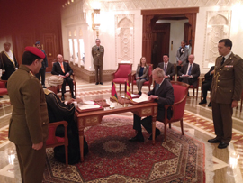 Pedro Morenés, y el ministro responsable de Asuntos de Defensa de Omán, Badr Al Busaidi