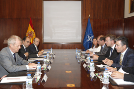 Rassmussen elogia la contribución de España a la OTAN