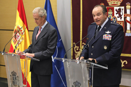 Pedro Morenés recibe al comandante supremo de la OTAN en Europa