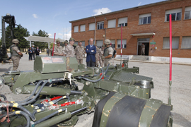 Morenés visita la base ‘Cid Campeador’ y los yacimientos de Atapuerca