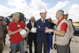 Morenés visita la base ‘Cid Campeador’ y los yacimientos de Atapuerca