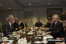 Encuentro entre Pedro Morenés y Chuck Hagel en el Pentágono (Washington)