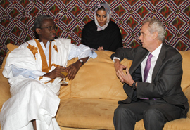 Morenés visita la Escuela Lingüística de Español de las Fuerzas Armadas de Mauritania