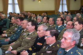 Morenés clausura el XVI curso para el ascenso a oficial general