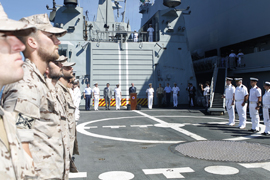 Pedro Morenés es el primer ministro de Defensa que visita Mogadiscio