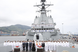 Ceremonia de entrega de la bandera de combate a la fragata 'Blas de Lezo'