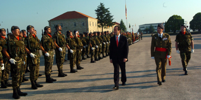 EL MINISTRO DE DEFENSA EN PONTEVEDRA