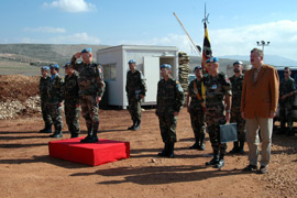 El jefe de la Fuerza Interina de las Naciones Unidas para el Líbano (FINUL), general de División Alain Pellegrini, recibiendo honores de ordenanza a cargo de una Compañía de la X Bandera ¿Millán Astray¿ de la Legión.