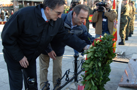 El ministro Alonso durante su visita a Mostar