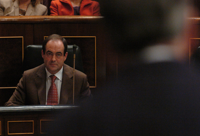 BONO: 'SE PUEDE SER AMIGO DE EEUU SIN QUE SE VAYA CON ELLOS A UNA GUERRA'