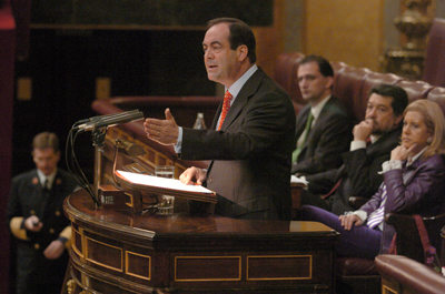 El ministro de Defensa, José Bono, en el Pleno del Congreso de los Diputados, para informar sobre el accidente del Yak-42