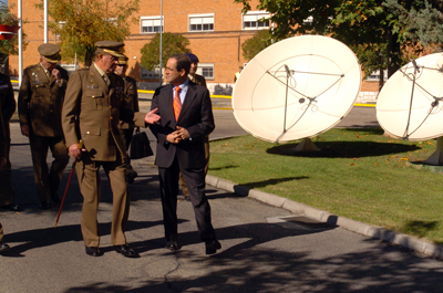 S.M. EL REY VISITO EL MANDO DE TRANSMISIONES DEL EJERCITO DE TIERRA