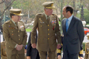 Su Majestad el Rey, el ministro de Defensa y el Jefe del Estado Mayor de la Defensa en el Centro Superior de Estudios de la Defensa Nacional
