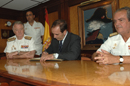 José Antonio Alonso, ministro de Defensa, firma en el libro de honor del portaaviones Principe de Asturias le acompañan el Almirante jefe del estado mayor de la Armada, Sebastián Zaragoza, y el almirante de la Flota, Almirante Angel manuel Tello