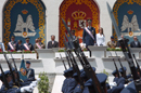 SS.AA.RR. los Príncipes de Asturias, acompañados por el ministro de Defensa, José Antonio Alonso y demas autoridades, presiden el desfile aéreo y terrestre