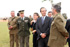 El ministro de Defensa, José Antonio Alonso, M. Victoria San José, Secretaria General Técnica, El director gerente de Cría Caballar, Ricardo Martínez, y los coroneles jefes del depósito  de sementales y yeguada militar en la tanda de trabajo de caballos y