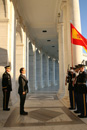 El ministro de Defensa, José Antonio Alonso, en el Cementerio Nacional de Arlington, Washington