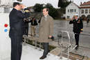 José Antonio Alonso, ministro de Defensa, en la lancha de instrucción de la Escuela Naval Militar de Marín