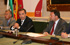 José Antonio Alonso, ministro de Defensa y Alfredo Sánchez, alcalde de Sevilla, durante la rueda de prensa en el Ayuntamiento de Sevilla