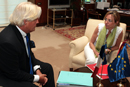 La Ministra Chacón conversando con el embajador de Francia, Bruno Delaye