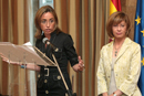 Carme Chacón, que compareció junto a la ministra de Medio Ambiente, y Medio Rural y Marino, Elena Espinosa