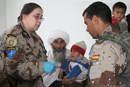 M&eacute;dicos militares espa&ntilde;oles han realizado, en colaboraci&oacute;n con las autoridades locales, un proyecto para el reconocimiento m&eacute;dico de los ni&ntilde;os de una barriada de la ciudad de Qala-e-Naw (Afganist&aacute;n)