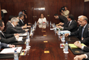 La ministra de Defensa Carme Chac&oacute;n recibe a los representantes de las asociaciones de armadores de buques atuneros en la sede del Departamento