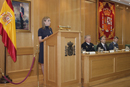 La ministra de Defensa Carme Chacón imparte la última lección del curso a los alumnos