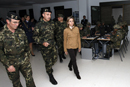 Visita de la ministra de Defensa a la base de la Brigada Paracaidista