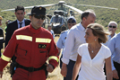 La ministra de Defensa Carme Chacón visita las zonas afectadas por los incendios en Galicia