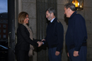 La ministra de Defensa saluda al Jefe del Estado Mayor de la Defensa