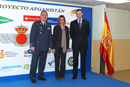 La ministra de Defensa acompañada de los representantes de 22 empresas y fundaciones españolas