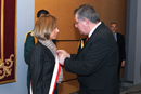 La ministra de Defensa recibe la Orden del Mérito Militar en el grado de Gran Oficial de la República de Paraguay