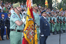 Carme Chacón preside la jura de bandera de 400 civiles en el Día de las Fuerzas Armadas