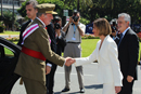 Los Reyes presiden el homenaje a la bandera y a los caidos por España